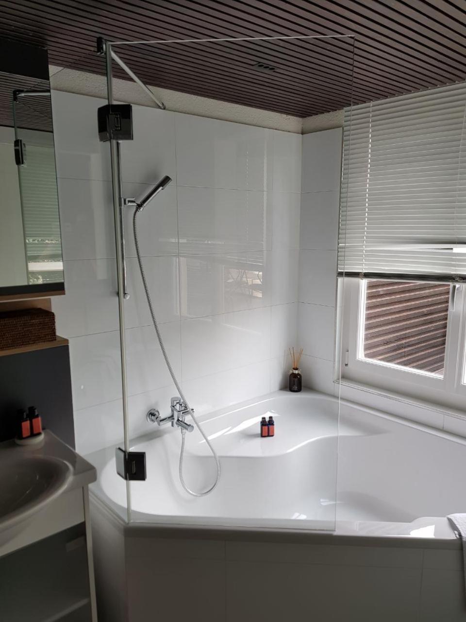 Le Bijou Lq82 Spectacular Limmatview Penthouse Appartement Zürich Buitenkant foto